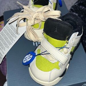 Authentic Travis Scott Lime Green Nike Kids' Sneaker - BRAND NEW